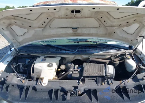 2005 Chevrolet Express z USA, uszkodzony, nr VIN 1GCFG15T051229102